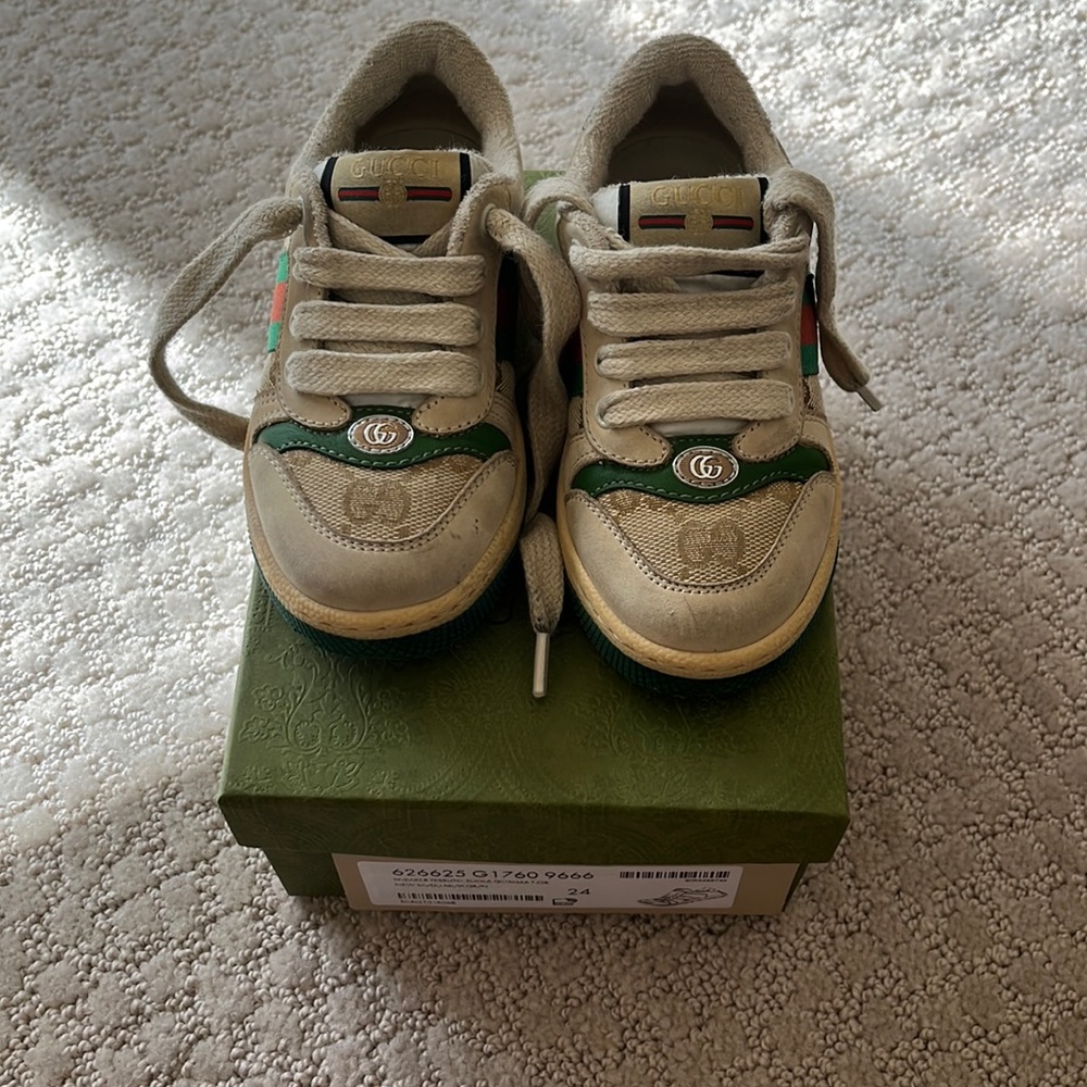 Kids Gucci sneakers in beige distressed look